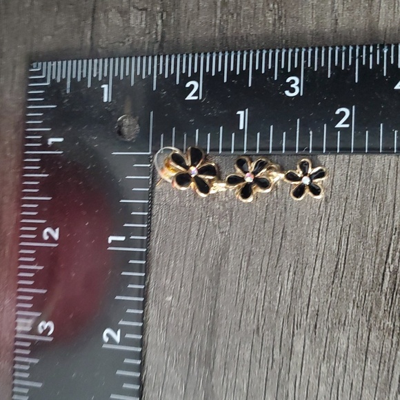 Stunning Black Flower Dangle Trio Earrings E1014 - Picture 3 of 3